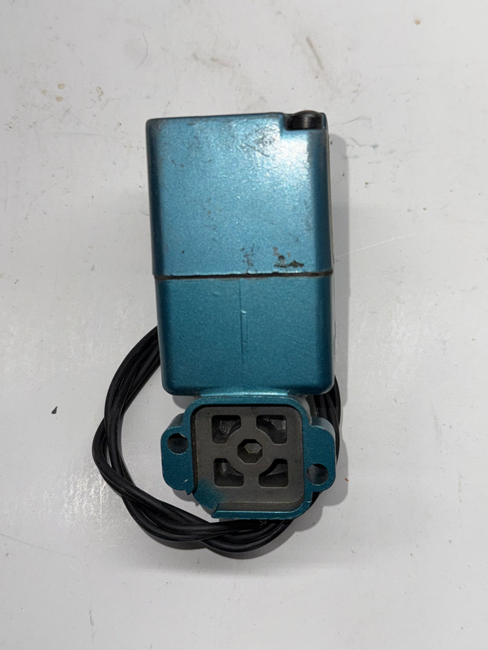 MAC 250B-111CAAA Solenoid Valve, Damaged Display box